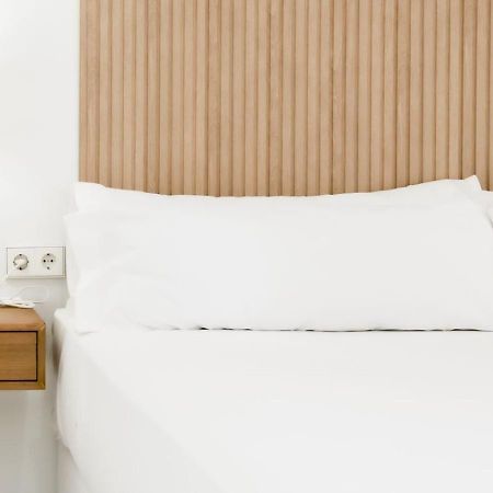 Catalina Suites Apartments Downtown Valenza Esterno foto