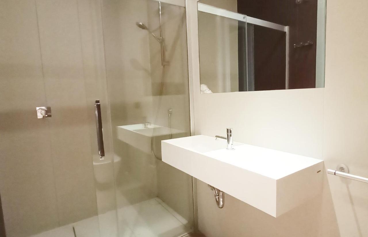Catalina Suites Apartments Downtown Valenza Esterno foto