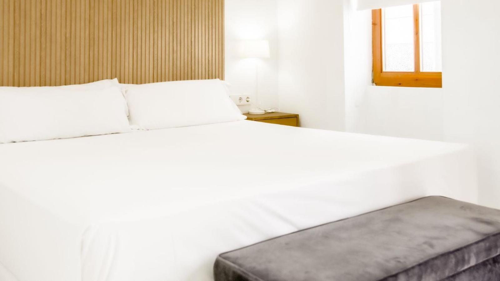 Catalina Suites Apartments Downtown Valenza Esterno foto