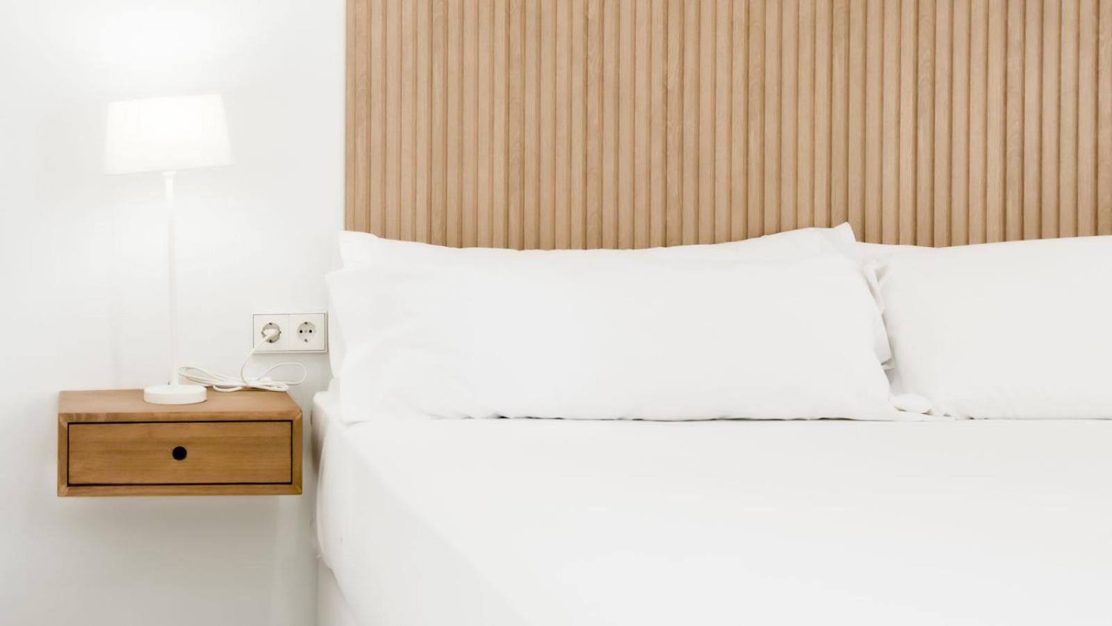 Catalina Suites Apartments Downtown Valenza Esterno foto