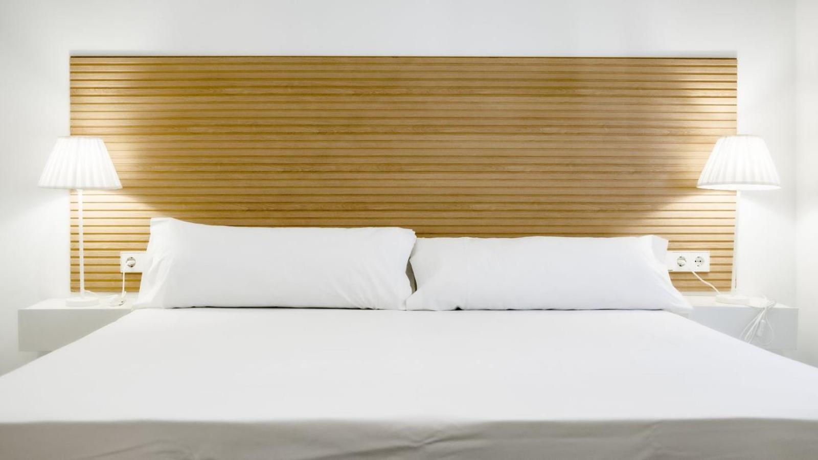 Catalina Suites Apartments Downtown Valenza Esterno foto